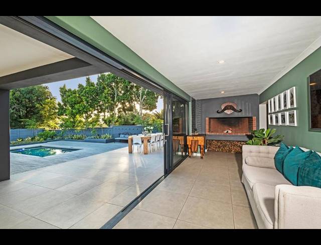 5 BEDROOM HOUSE FOR SALE IN SCHOONGEZICHT